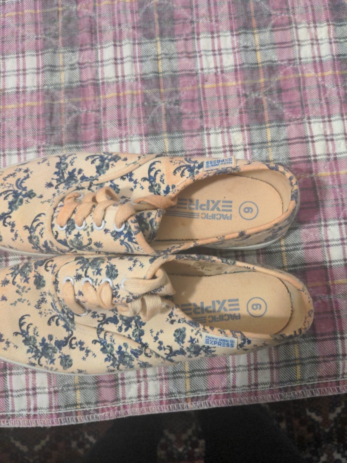 Pacific Express Sneakers