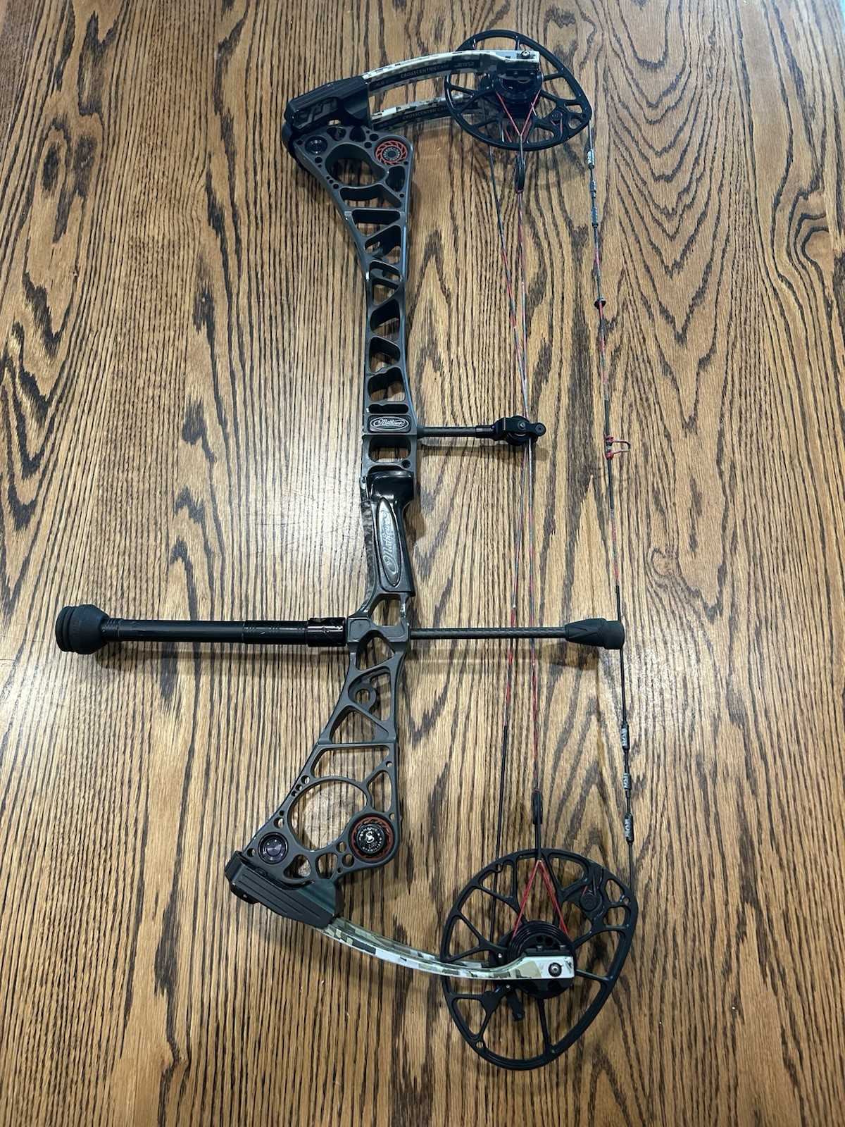 Mathews Halon 32 RH 65 Lb 30” Draw With Sitka Limbs, Slate Color