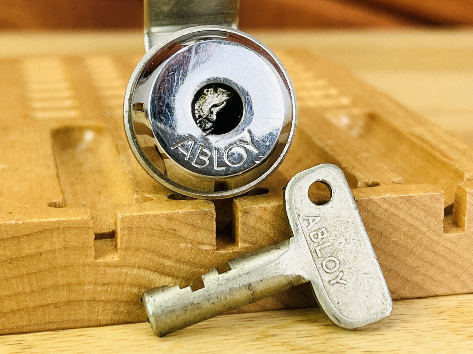 Abloy High Security Disc Detainer with Non-Working Key Locksport