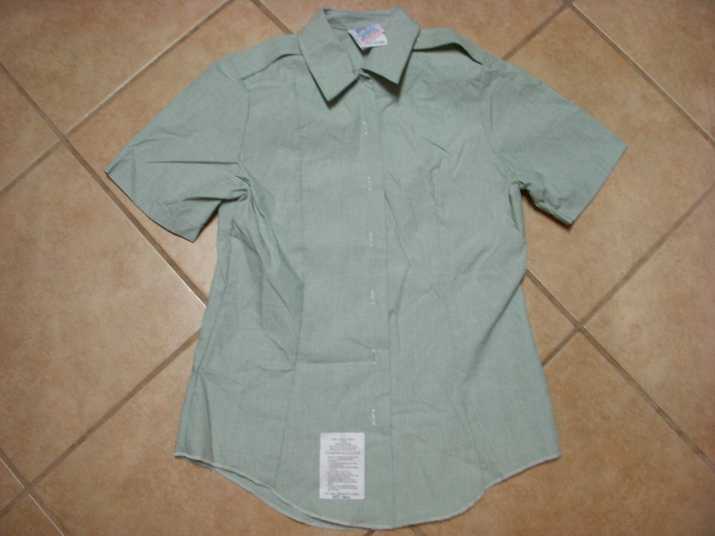 ARMY SHORT SLEEVE SHIRT WOMAN TUCK-IN GREEN SZ 8R ( 34.5")