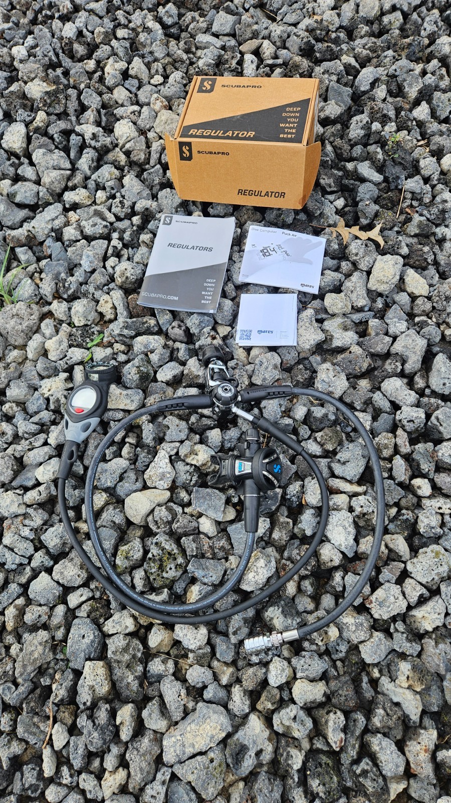 SCUBAPRO MK11/C370 Diving Regulator System with Mares PuckAir and Compass