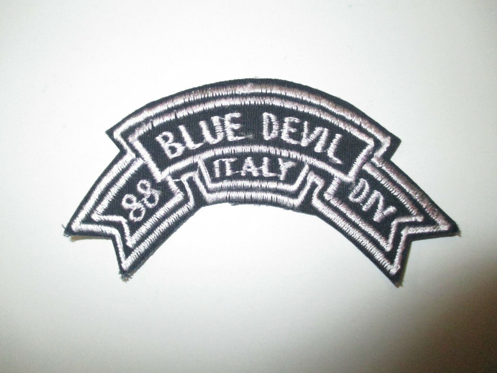 b3368 WW2 US Army Blue Devil 88th Division tab Italy A6B14