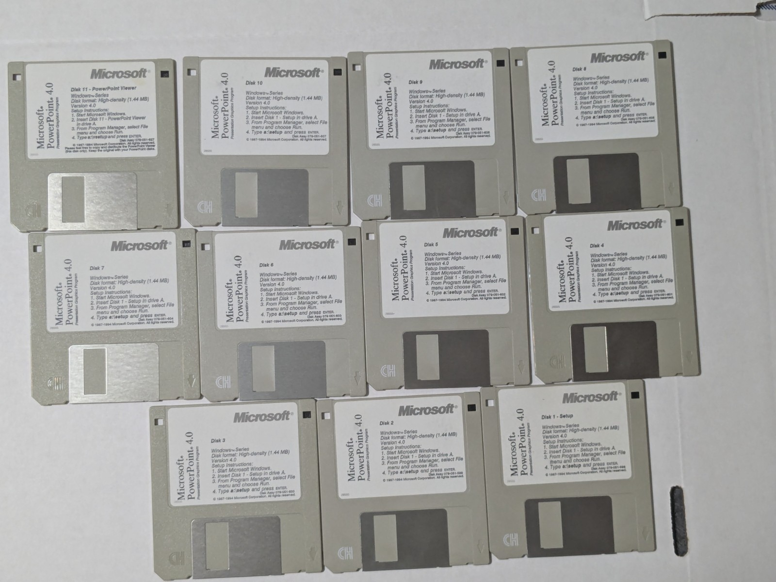 Microsoft PowerPoint 4.0 Floppy Disks Vintage Software PC / Used / 11 discs