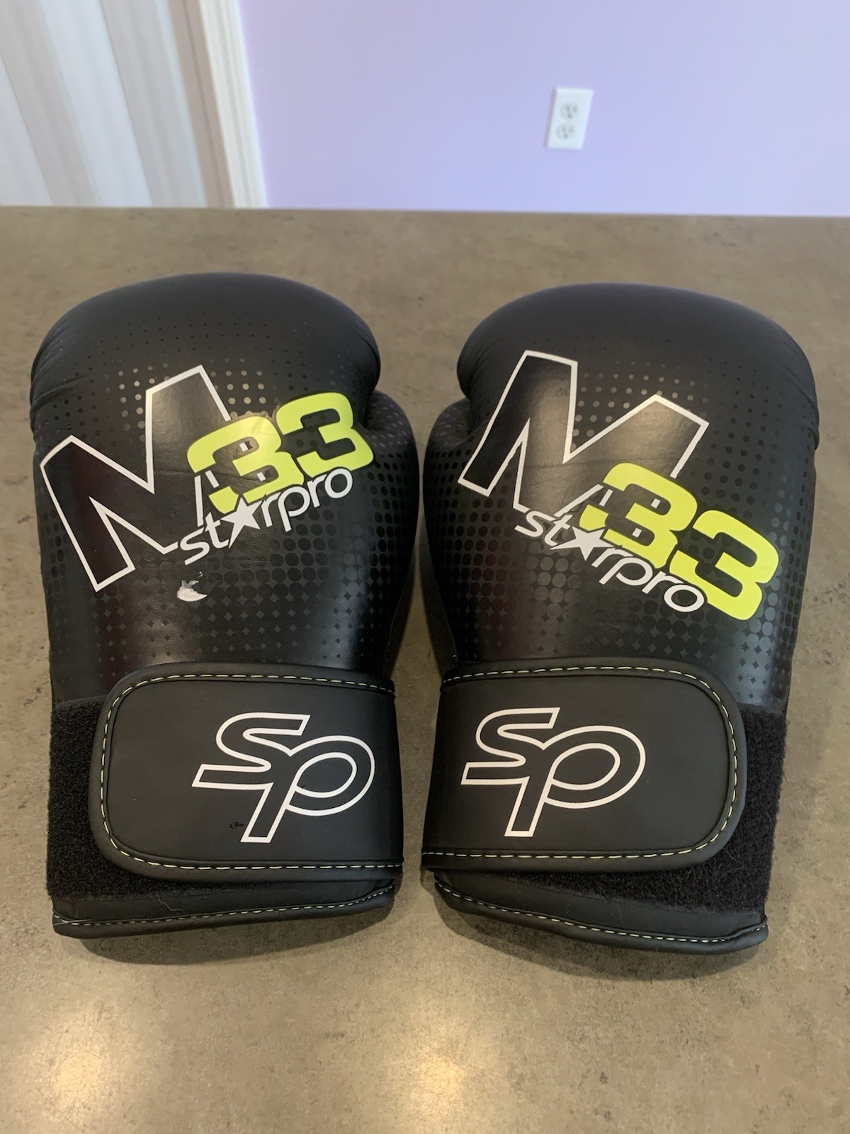 Starpro M33 Adult Boxing Gloves 16 Oz Hydra-Flow Sparring Training