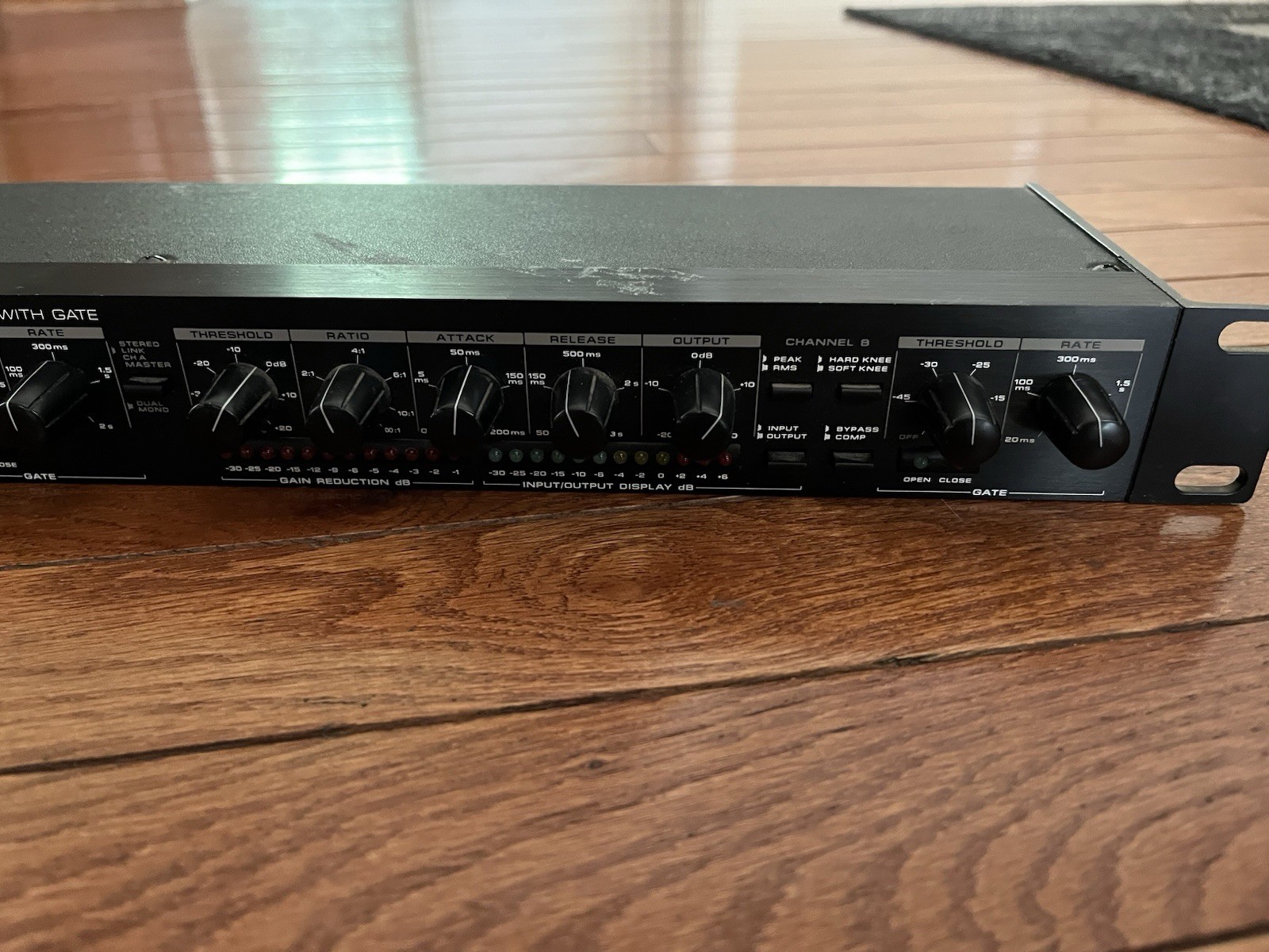 Alesis 3630 Dual Channel Compressor/Limiter w/ Gate Sidechain Insert 1U Rack