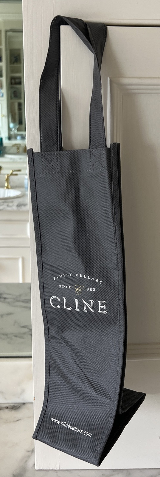 NWOT CLINE FAMILY CELLARS Napa Valley gray fabric 1 bottle wine tote gift bag