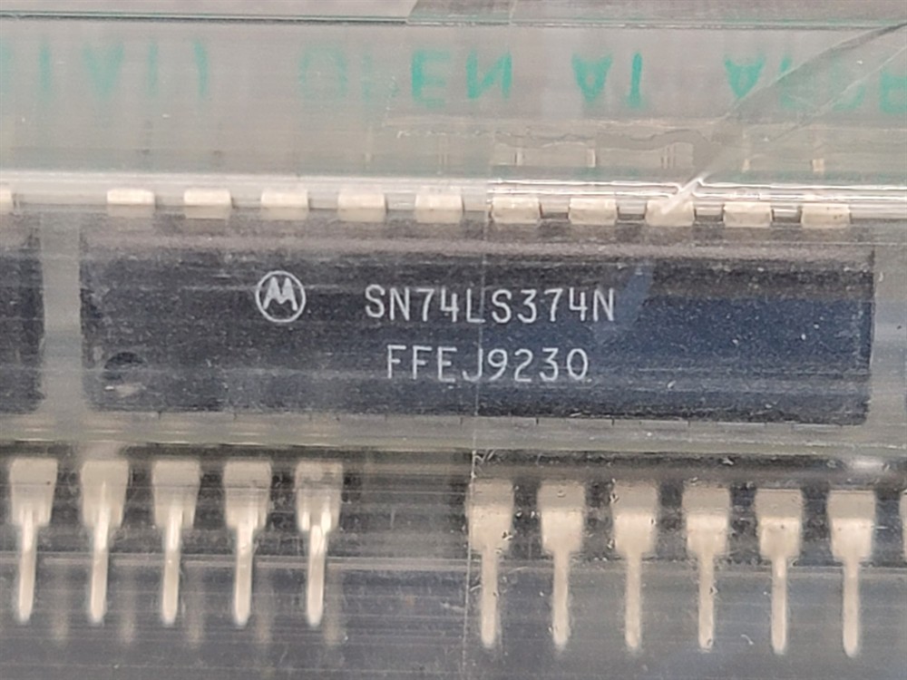 New (63pcs) SN74LS374N MOTOROLA IC Logic