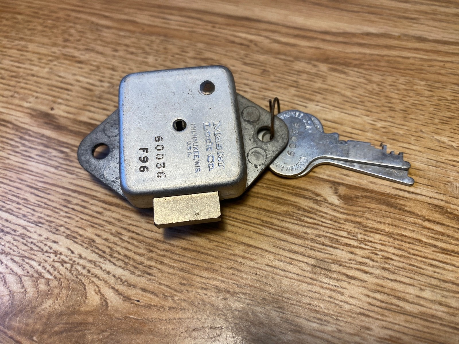 MASTER LOCK # F96 cabinet/Drawer Lock w/2 keys