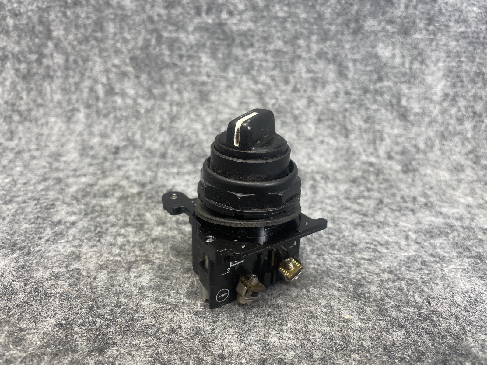 Cutler-Hammer 10250T/91000T 2-Position Selector Switch