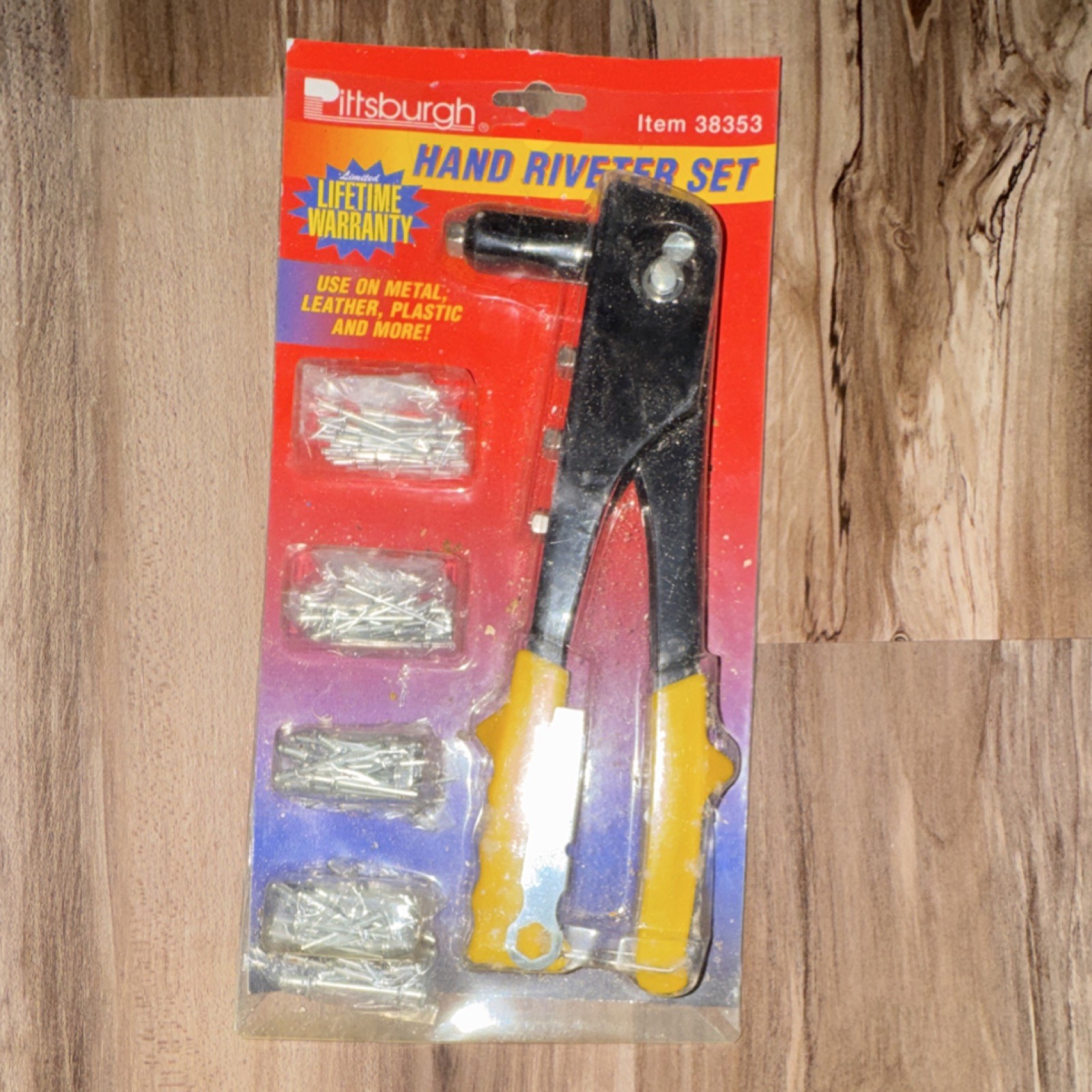 Pittsburgh 38353 Hand Riveter Set w/100 Rivets, 4 Nosepieces, Spanner