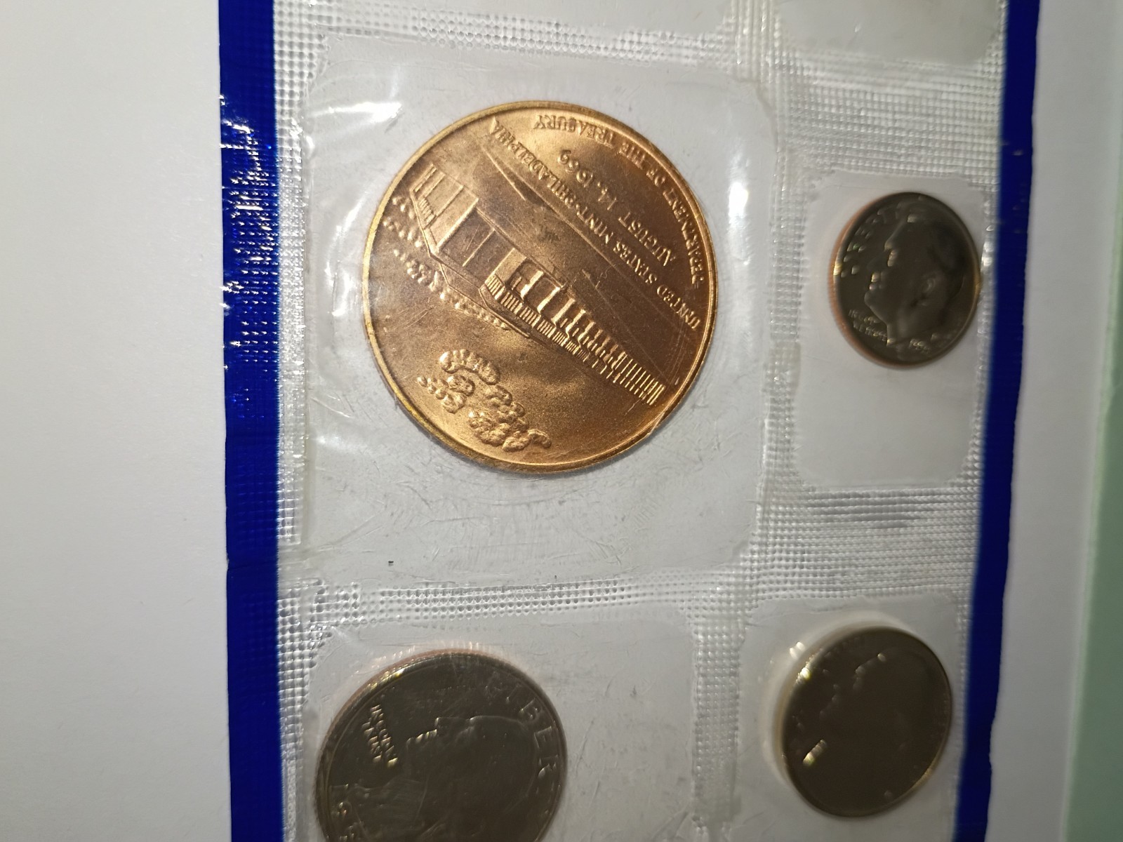 1991 PHILADELPHIA SOUVENIR MINT SET !