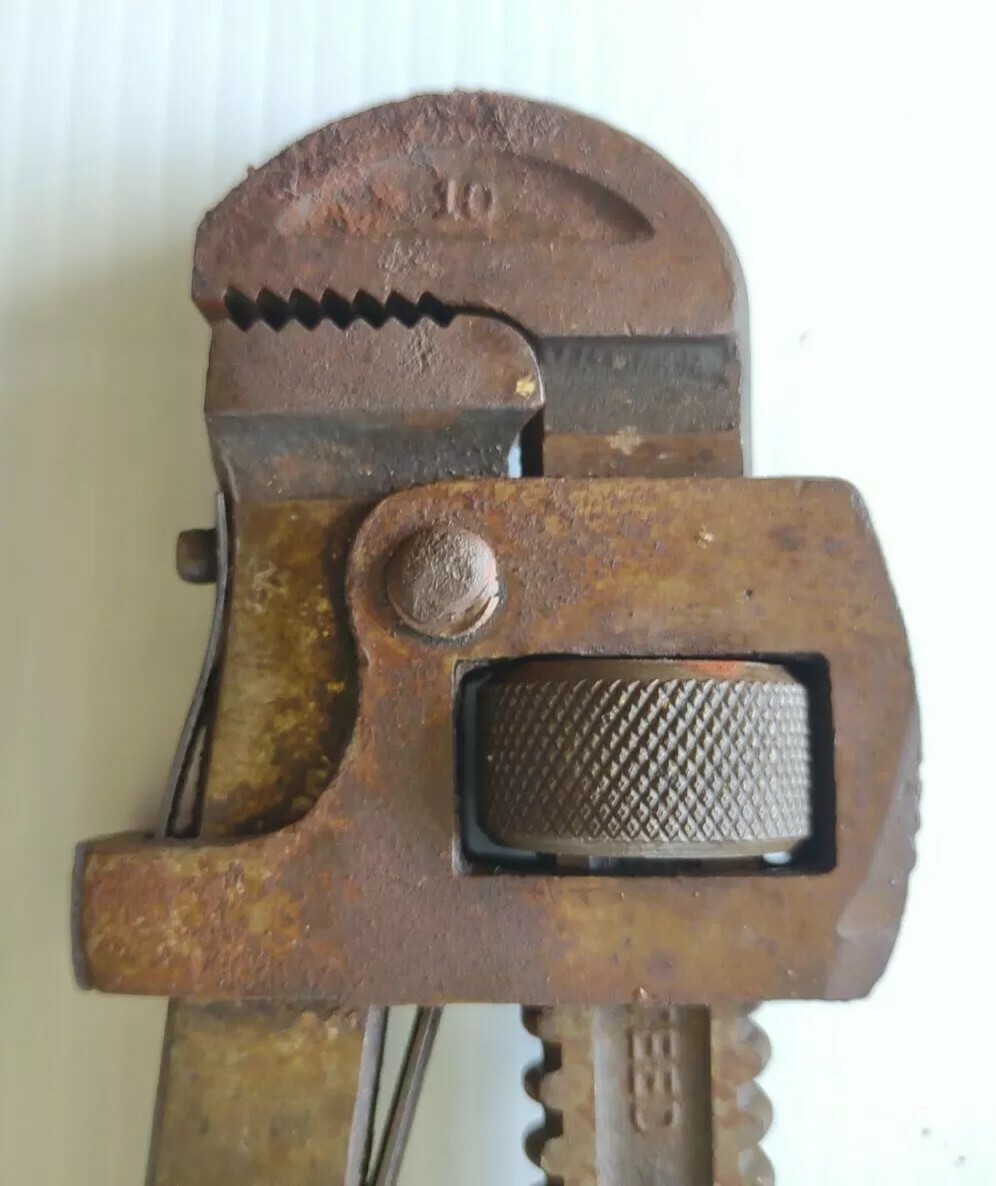 Vintage Plumb Tools 10" Pipe Wrench 810 Made USA