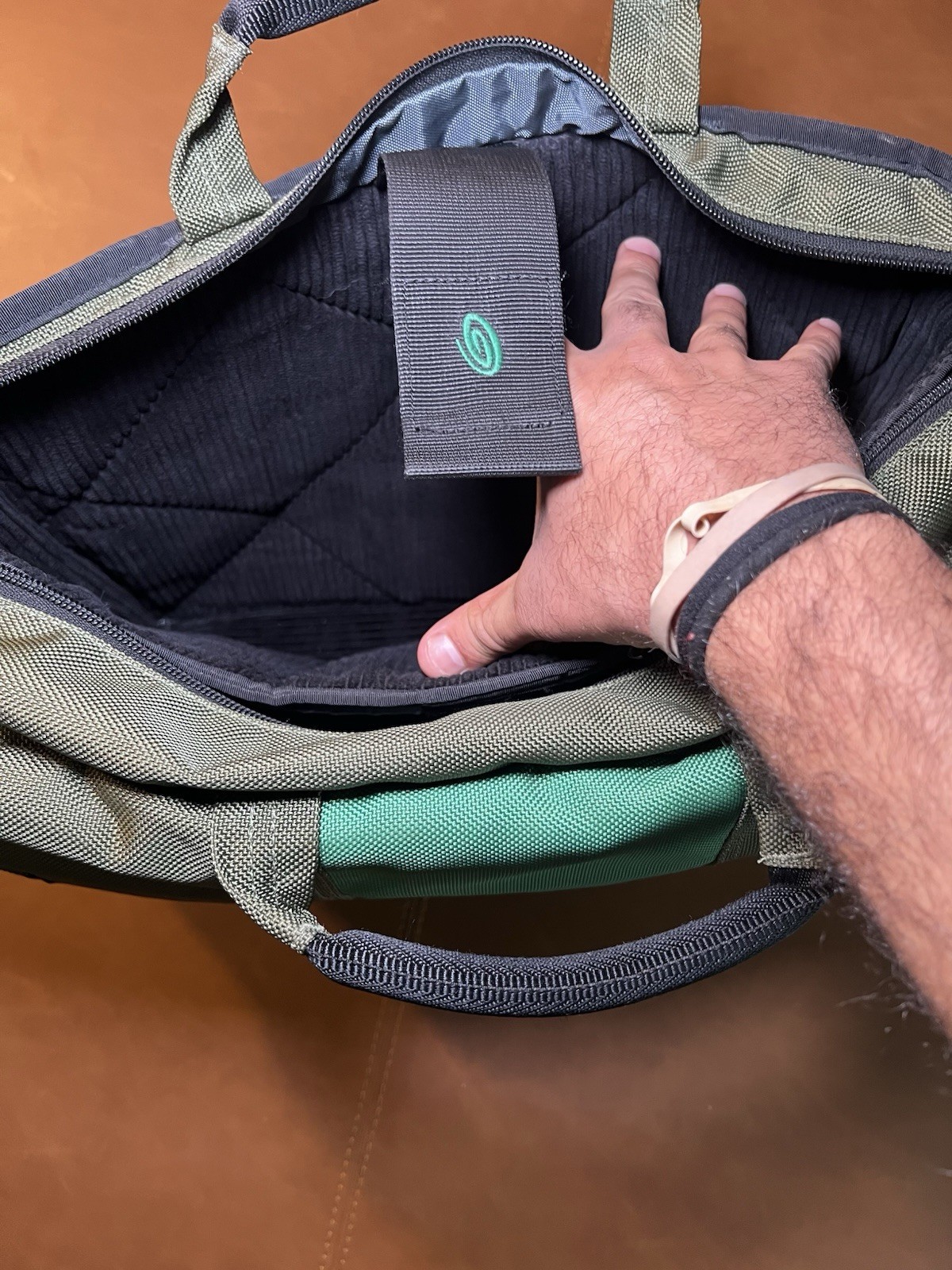 Timbuk2 Solid Green/Gray/Black Messenger Shoulder Bag Padded Adjustable Strap
