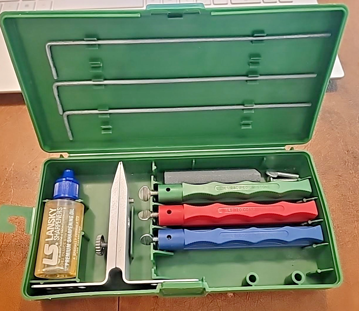 Lansky Sharpeners Set Of 3 Stones Sharpeners and Oil With Case