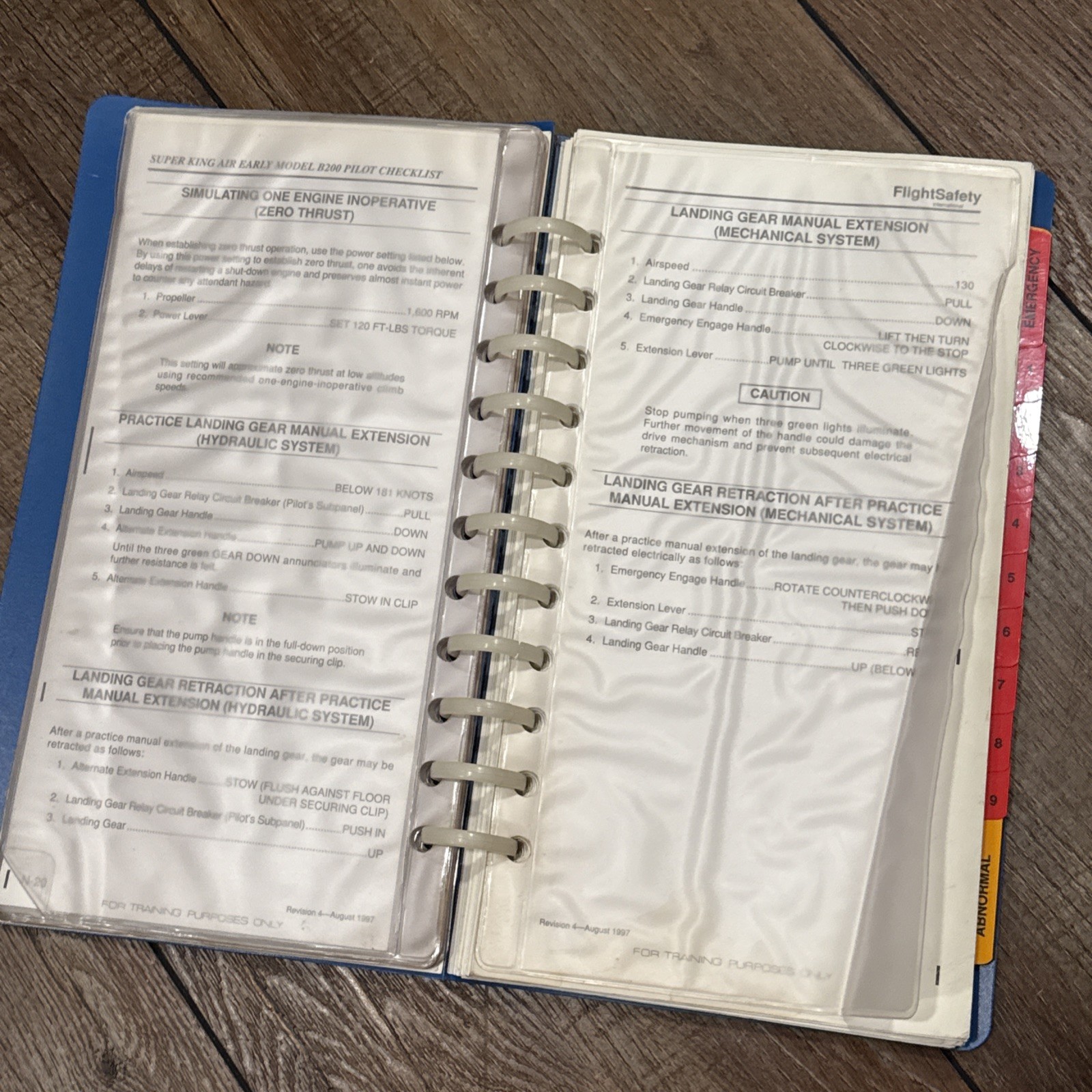 Super King Air B200 Pilot Checklist Manual - FlightSafety 1997 Early Model