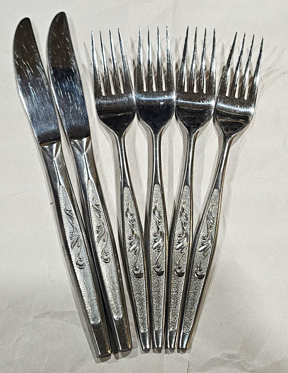 Vintage Carlton Woodcrest CAS1 Stainless 4 Dinner Forks 2 Dinner Knives 6pc