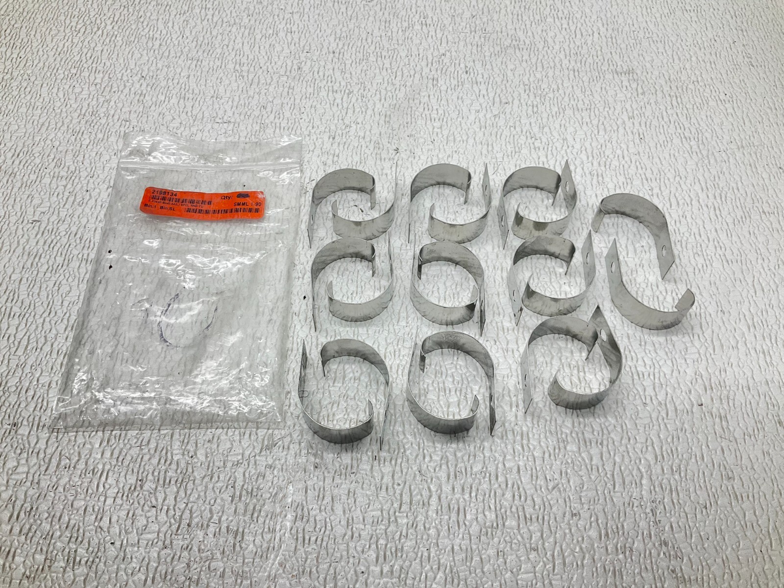 TE 2198134 Loop Strap SPCL RND TU 0.334 x 0.50 x 044 Lot of 20 New (TSC)