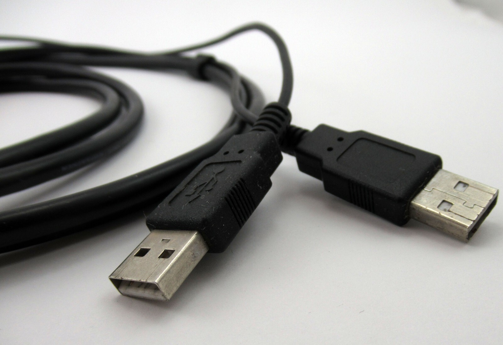 Encore Electronics USB 2-Port USB KVM Switch with Cables - ENKVM-USB