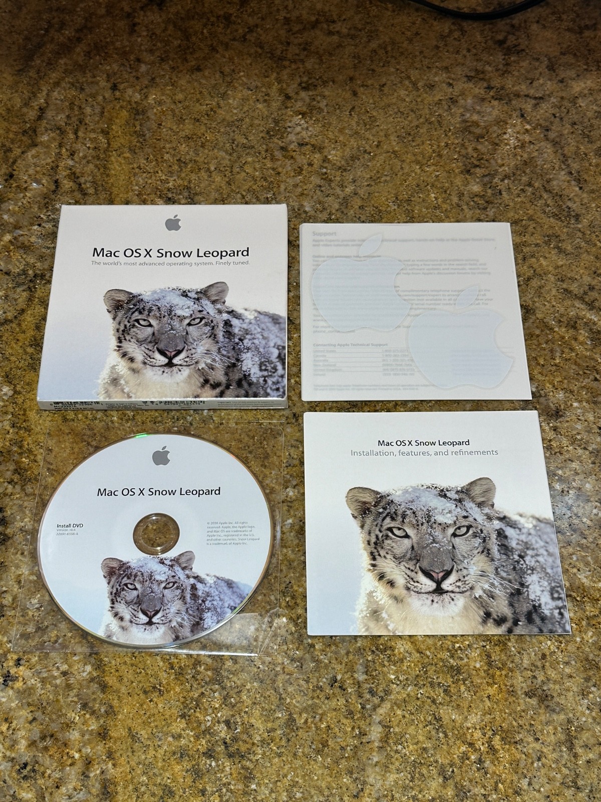 Apple Mac OS X 10.6 Snow Leopard Retail DVD – Version 10.6 (MC223Z/A) – Open Box