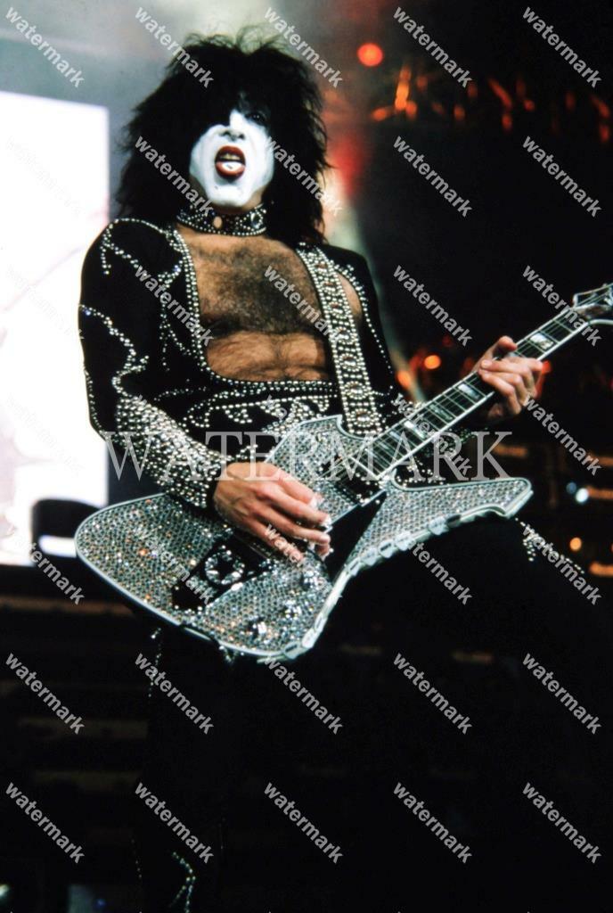 GK713 Paul Stanley KISS Guitar Solo  Rock Music 8x10 11x14 16x20 Photo
