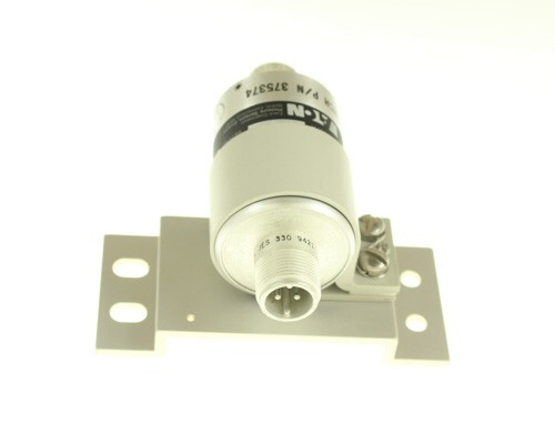 Eaton 6607A4-9 Cylindrical Pressure Switch with Mounting Bracket / Lugs