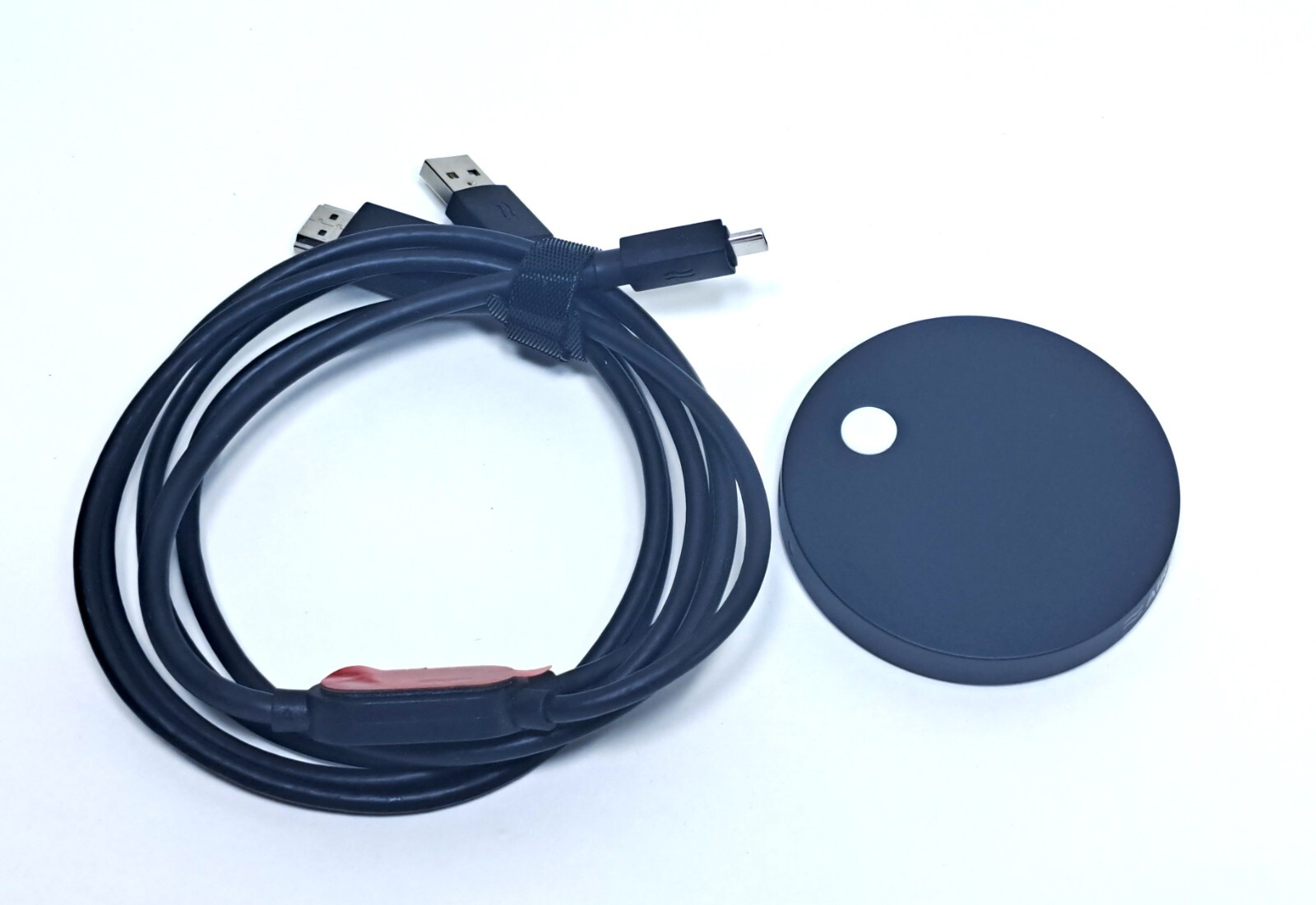 Airtame 2 AT-DG2 Wireless HDMI Screen Sharing Device + Cable