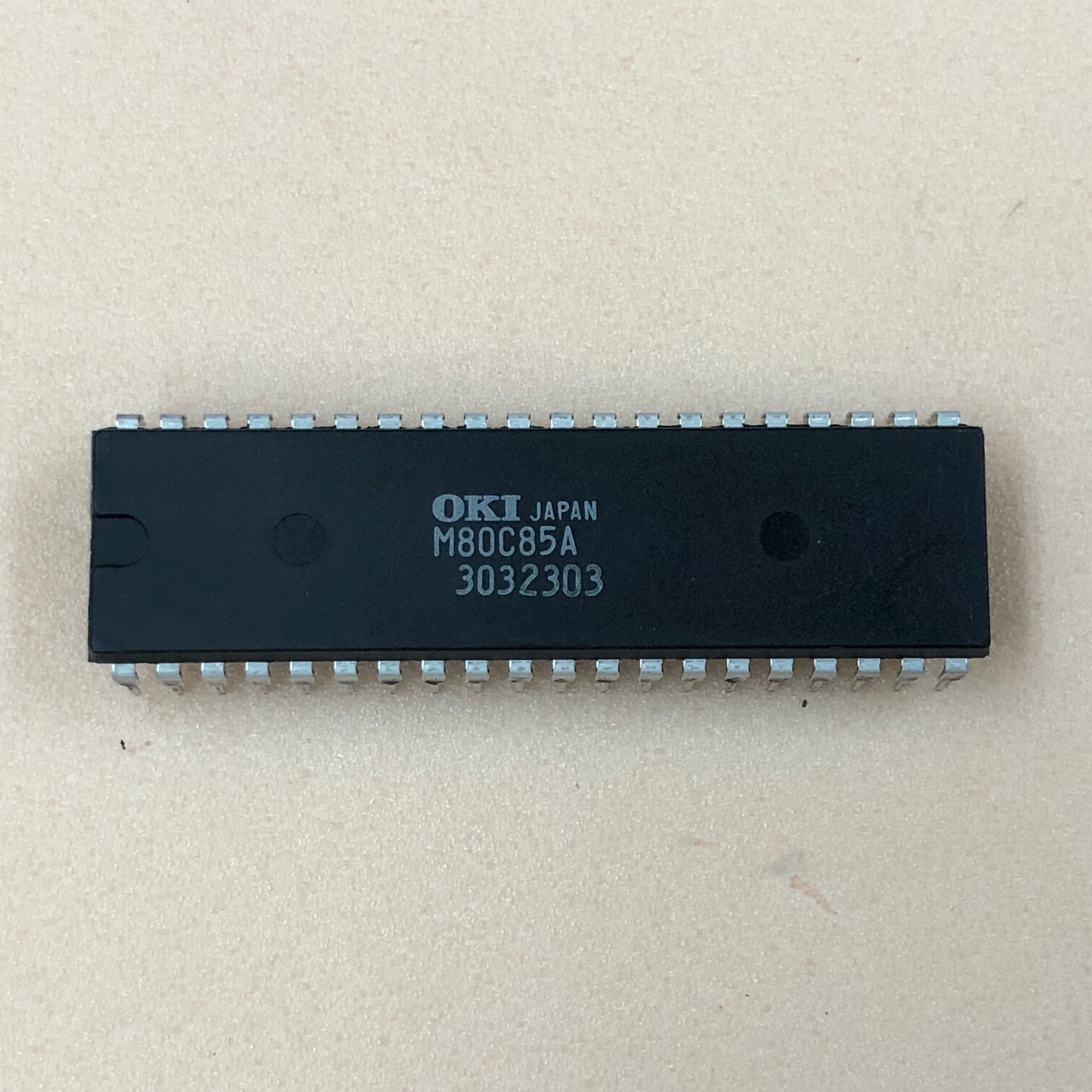 OKI M80C85A 8-BitCMOS MICROPROCESSOR 80C85