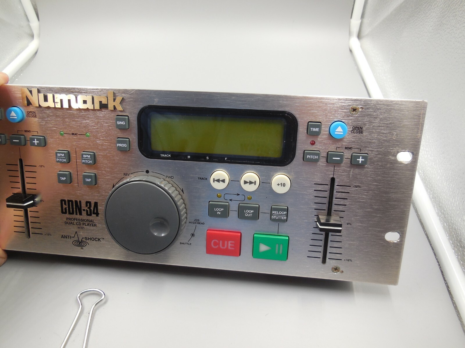 NUMARK CDN-34 PROFESSIONAL DJ DUAL CD CONTROLLER WITH ANTI-SHOCK BUFFER MEMORY