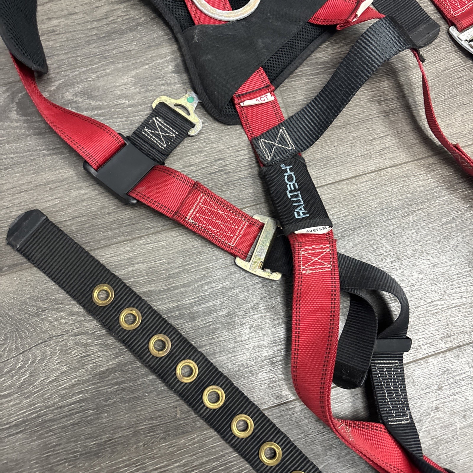 FallTech 7008B Tradesman Standard Universal Non-belted Full Body Harness