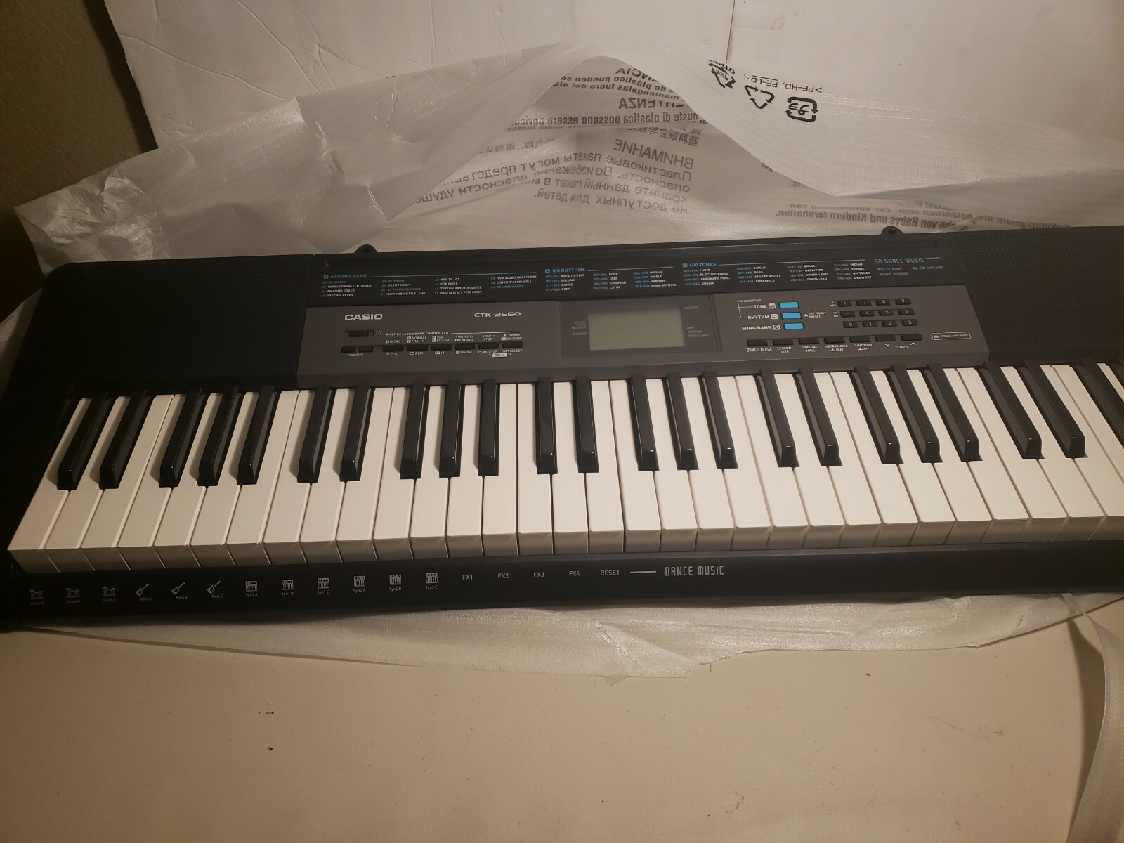 Casio Keyboard PIANO CTK-2550  61-Key Pack Built-In Microphone Great 4 Learning