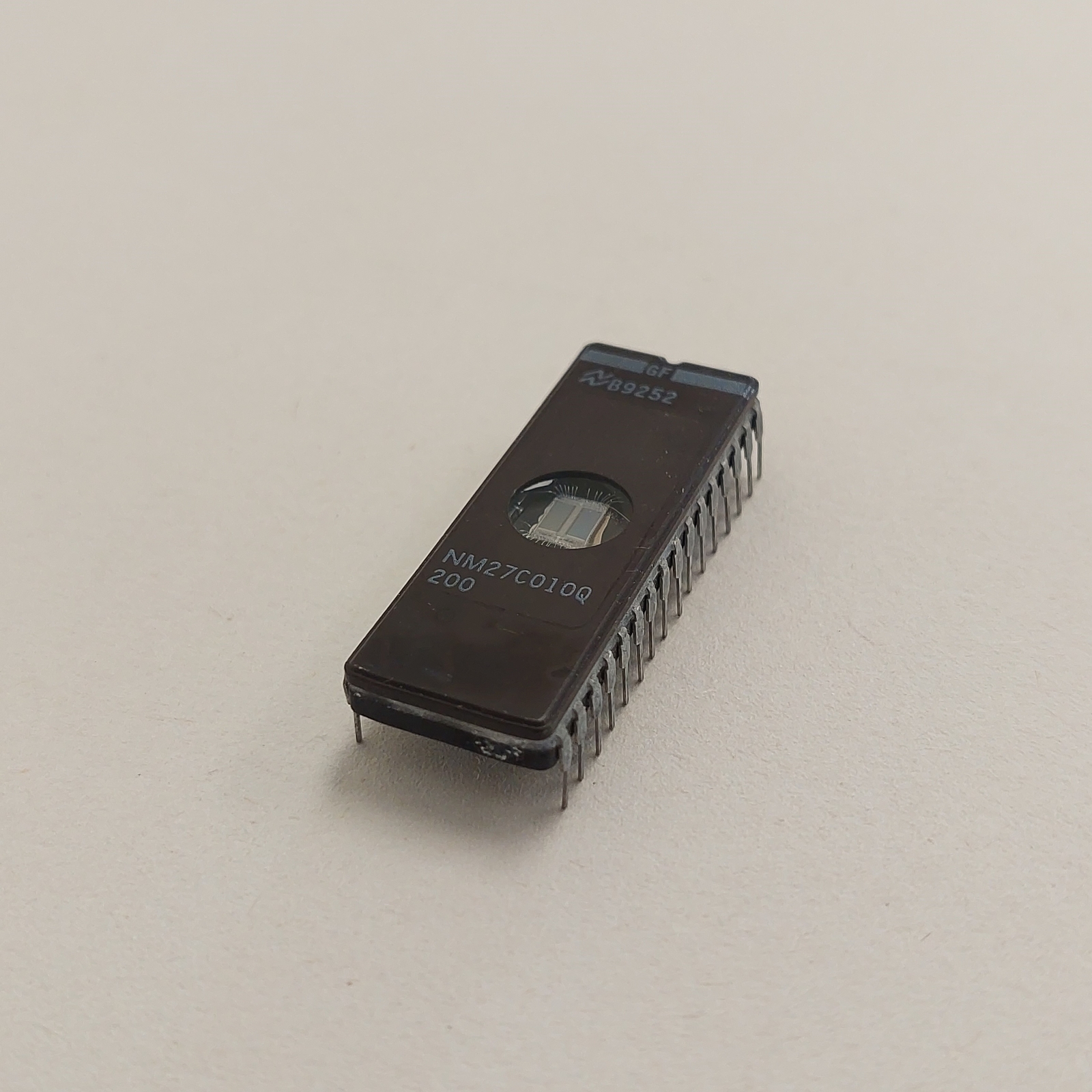 NM27C010Q-200 NEC INTEGRATED CIRCUIT X1PC
