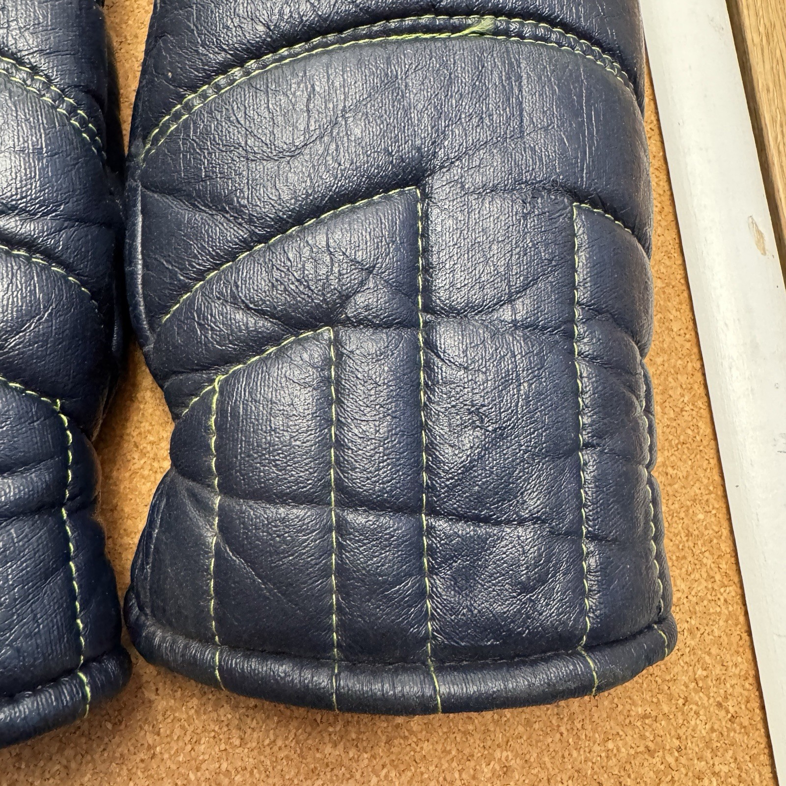 Aris mens snow gloves medium