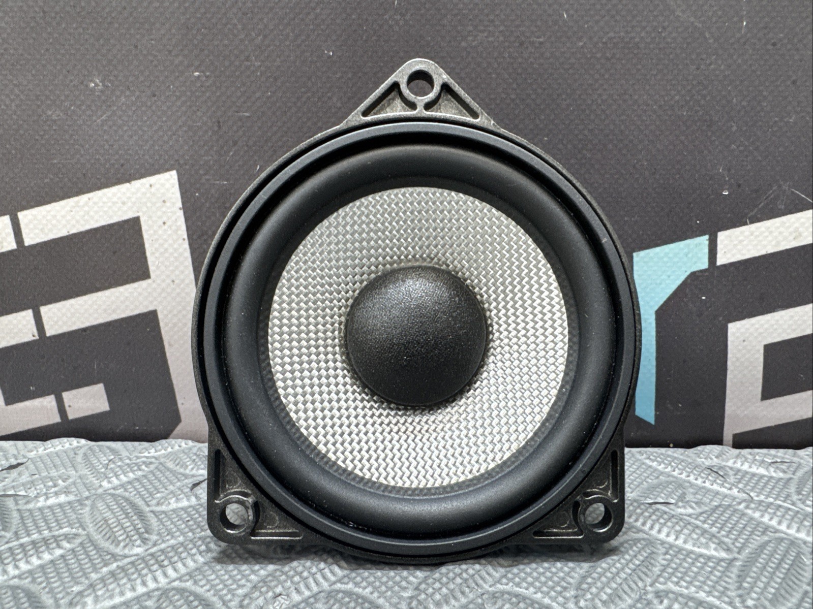 BMW 2018-2023 M5 F90 M8 F92 BOWERS & WILKINS MID-RANGE SPEAKER REAR TRAY QUARTER
