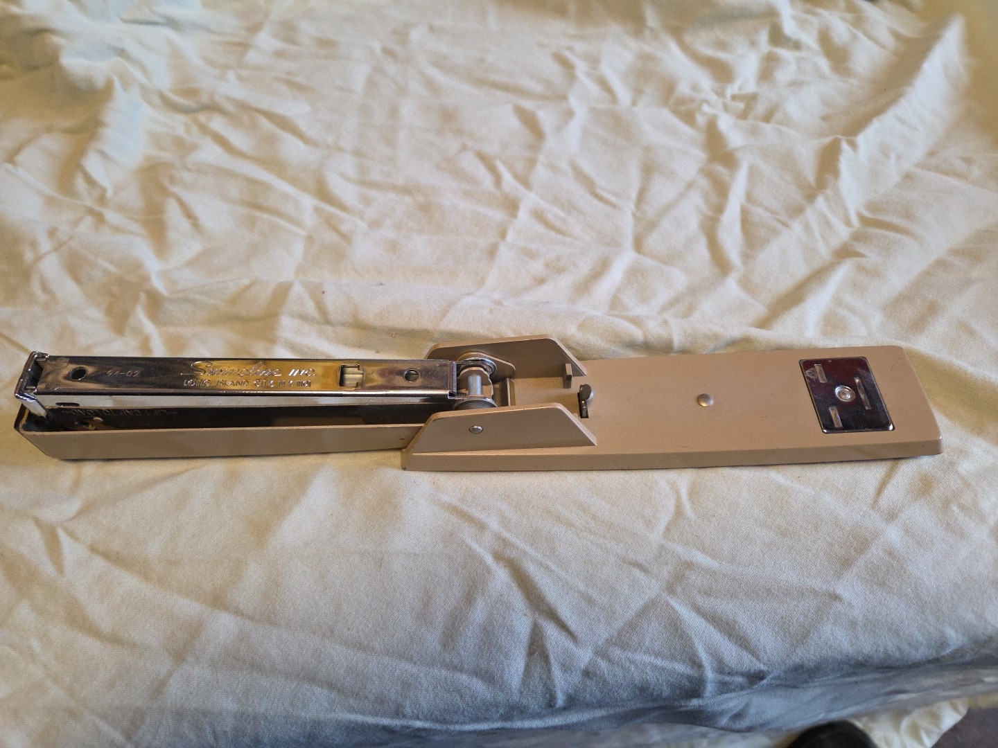 1960s Paper Stapler 747 Swingline 8" Brown Tan 94-41 Vintage USA Working Staples