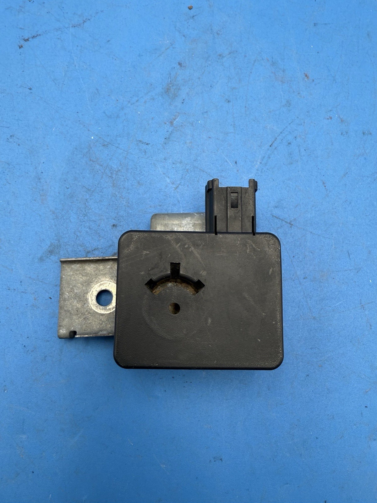 2016-2018 Infiniti Q50 Keyless Entry Card Warning Buzzer W/ Bracket OEM