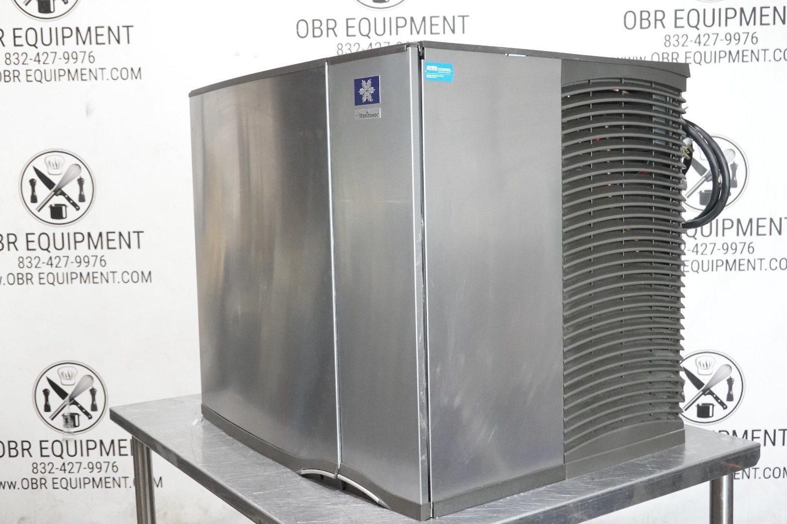 MANITOWOC 670LBS AIR-COOLED SMALL DICE CUBE ICE MACHINE MODEL SD0852A
