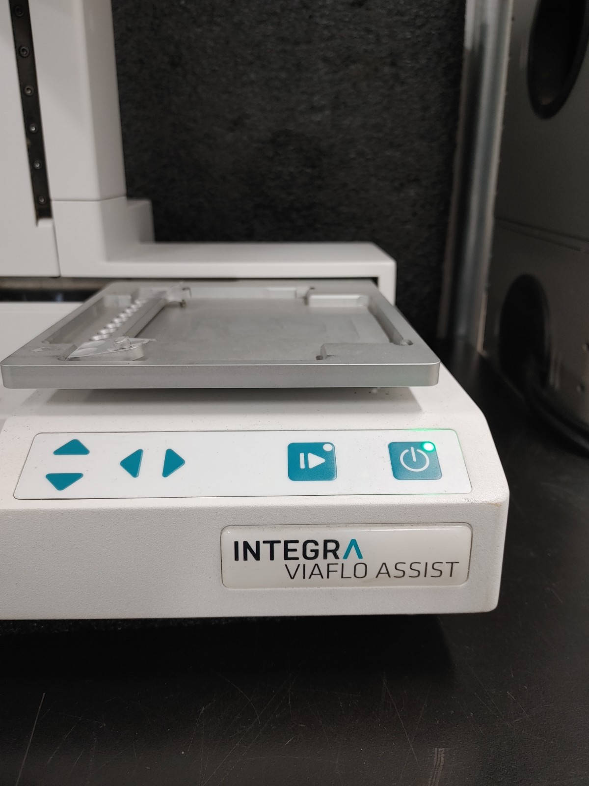 INTEGRA VIAFLO ASSIST Automating Multichannel Pipette
