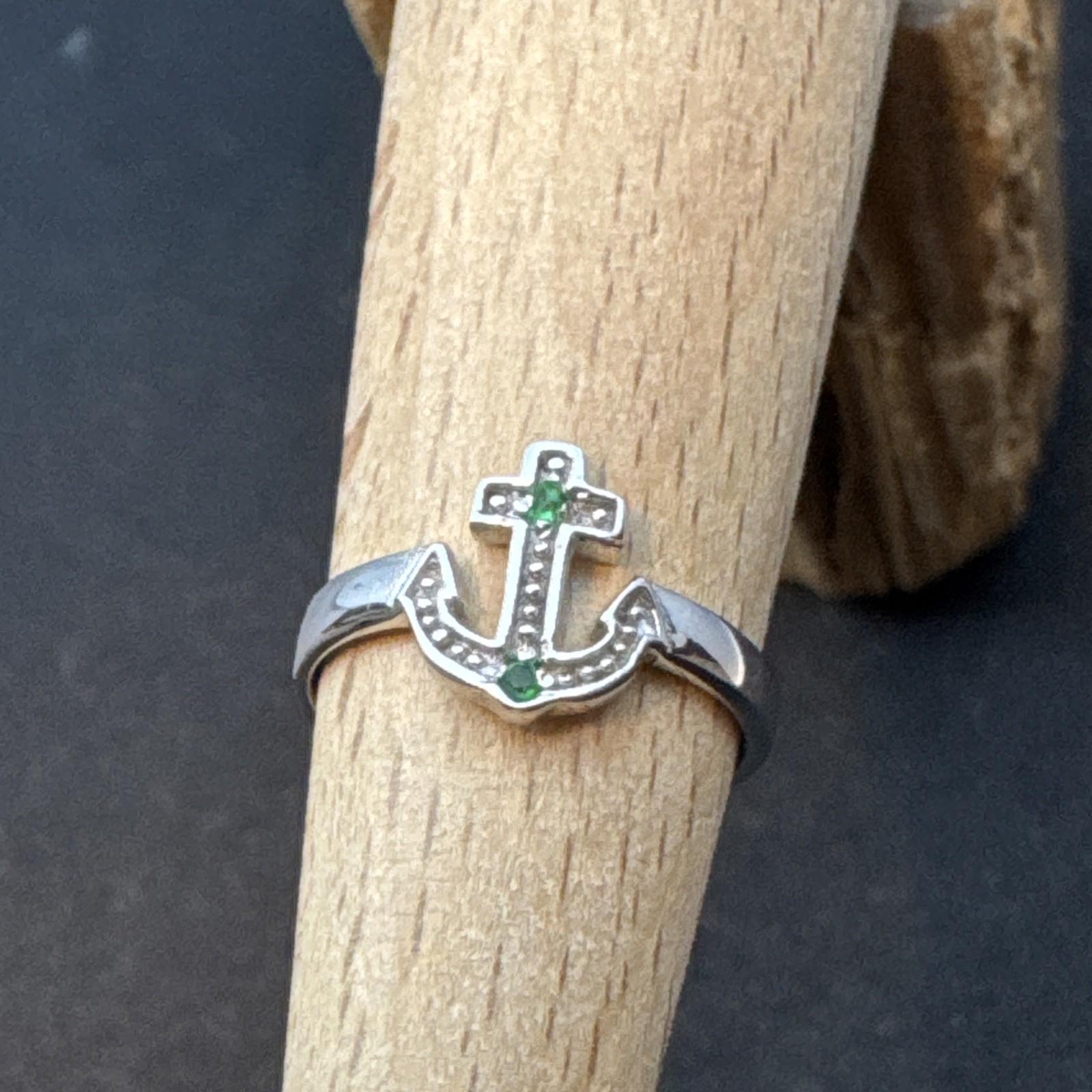 Rhodium Plated .925 Sterling Silver Toe Ring Anchor With Green CZ