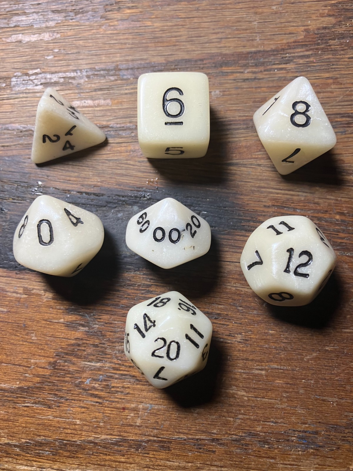 Chessex - Armory White Marbelized Dice Set - CHX 25201 - OOP - Complete set of 7