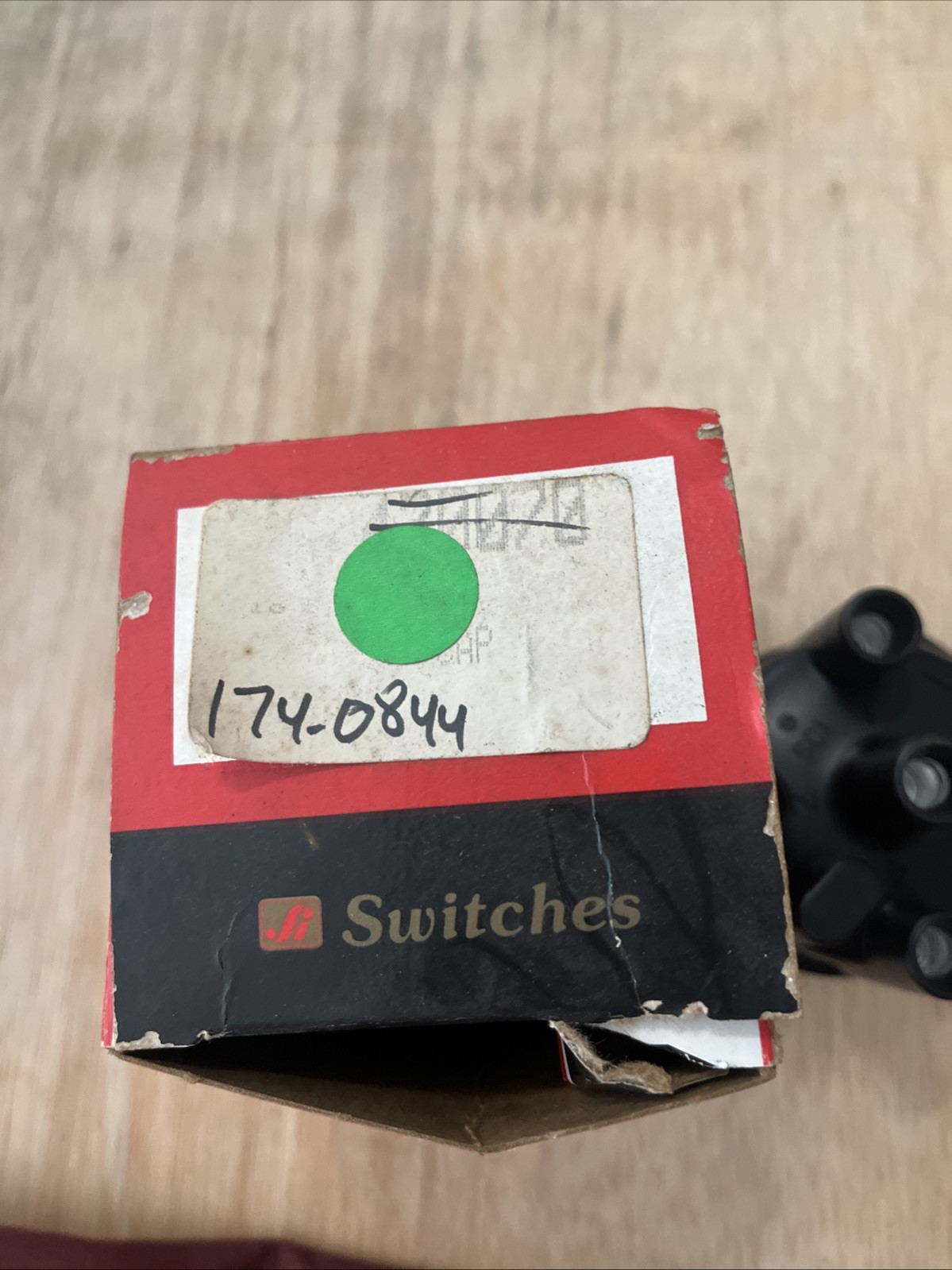 Switches 174-0844