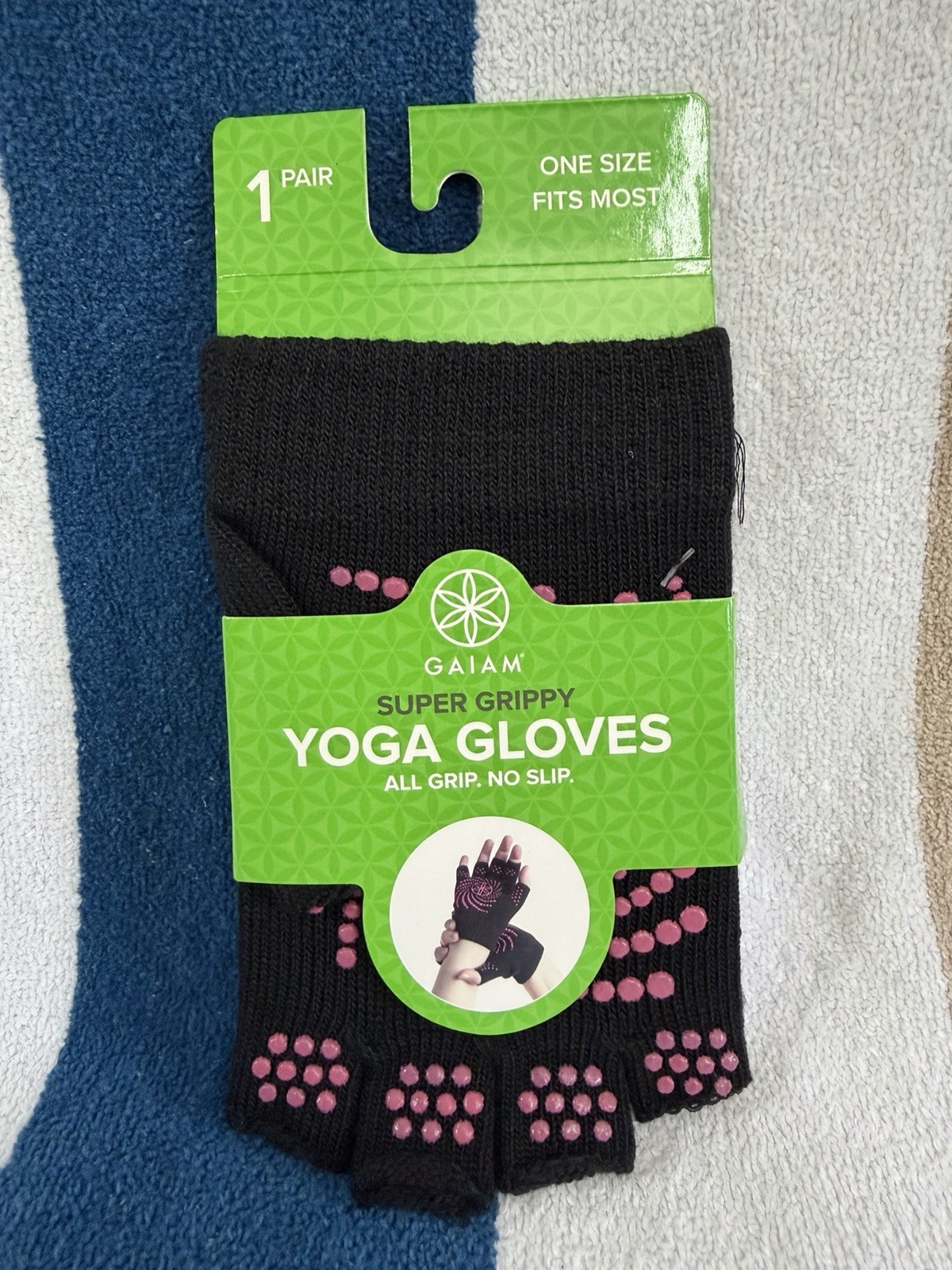 Gaiam Super Grippy Yoga Gloves Women  All Grip No Slip One Size Black w/Pink dot