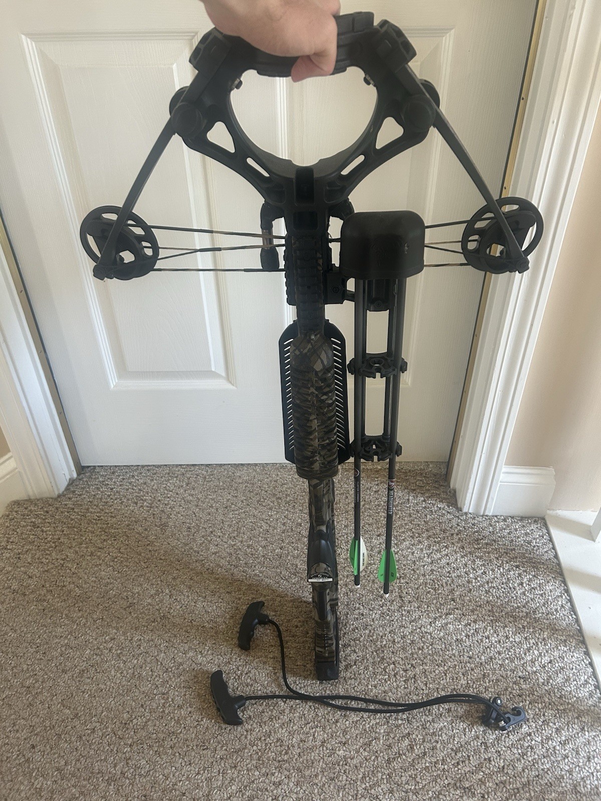 Barnett Whitetail Hunter STR Camo Crossbow w/ Scope, Cocking Rope & 2 Bolts
