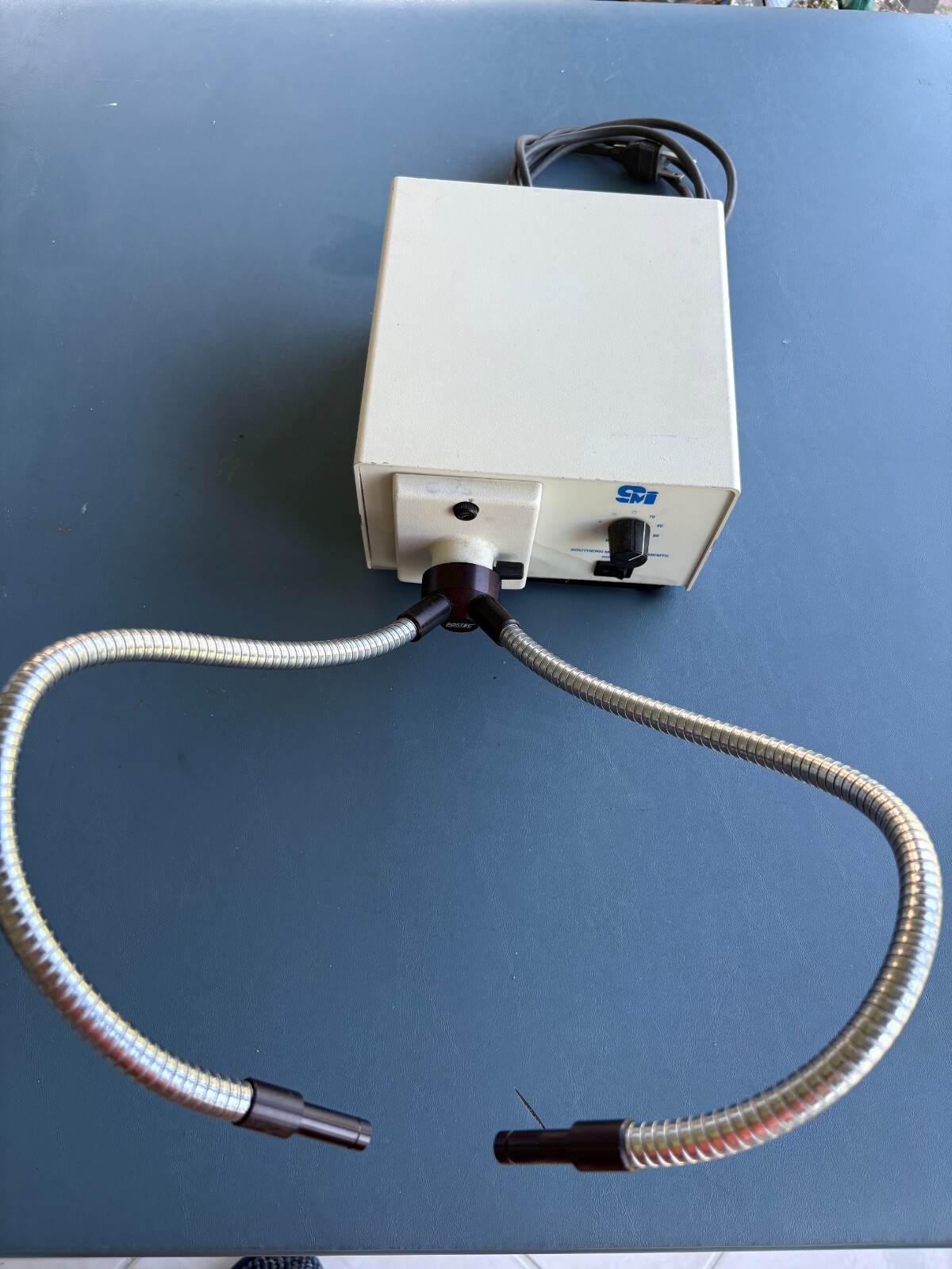 Southern Micro Instrument Light Source For Stereeo Microscop w.Dual Fiber Cable