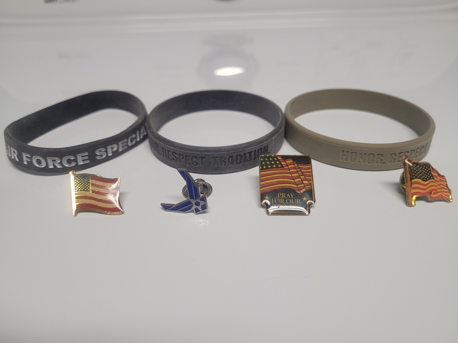 Air Force/Patriotic Pins And Silicone Wristbands