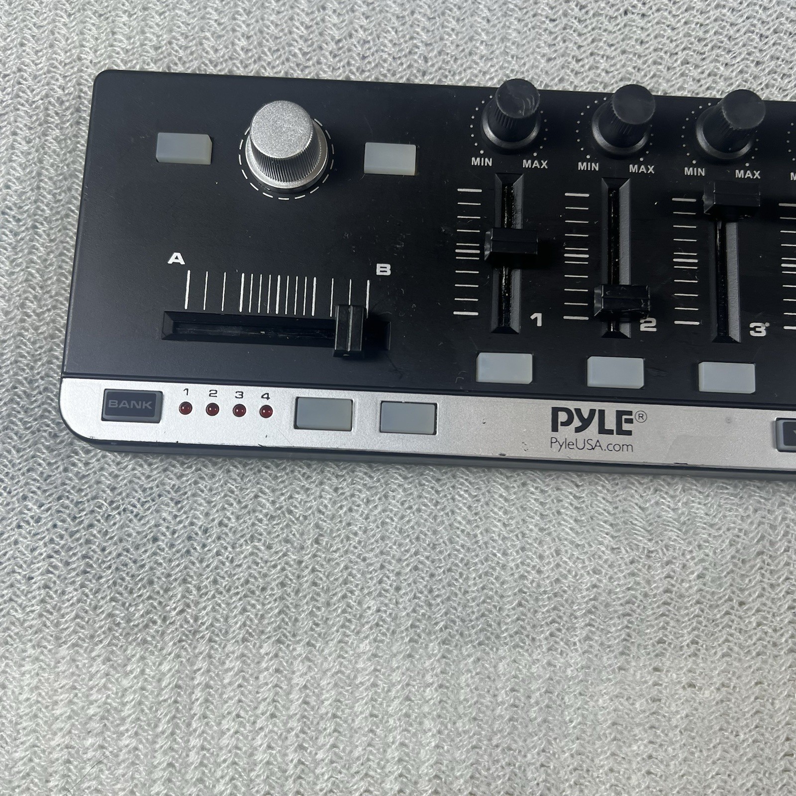 Pyle MIDI Controller PMIDIPD30 USB Black Silver 9 Faders 9 Knobs DJ Mixer Gear