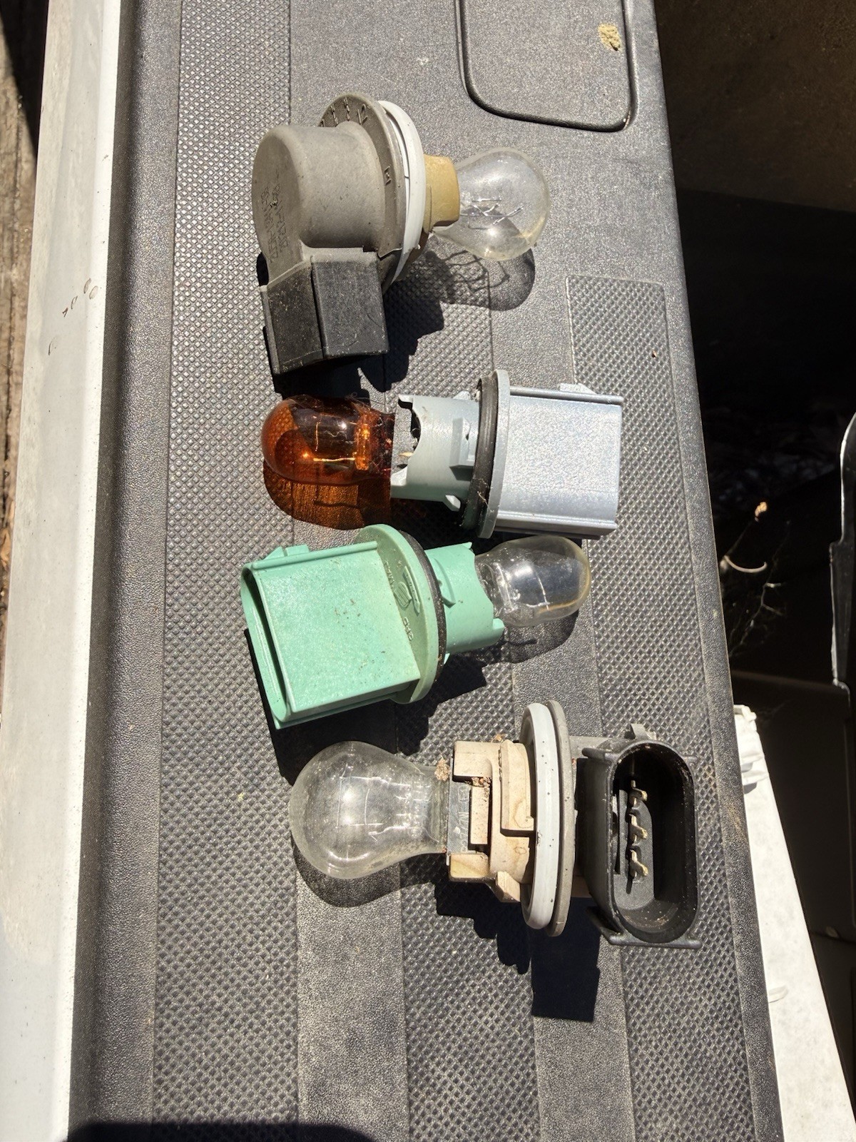 2020-2022 Ford OEM F250 F350 Tail Light Lights Socket Bulb