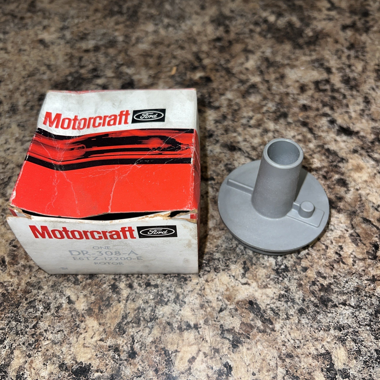 NOS MOTORCRAFT FORD DISTRIBUTOR ROTOR DR-308-A E6TZ-12200-E FREE SHIPPING!