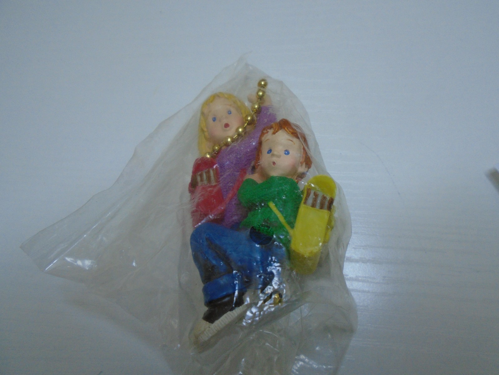 RESIN 3.25" SISTER & BROTHER WITH BACKPACKS DANGLING CEILING FAN LIGHT PULL CHAI