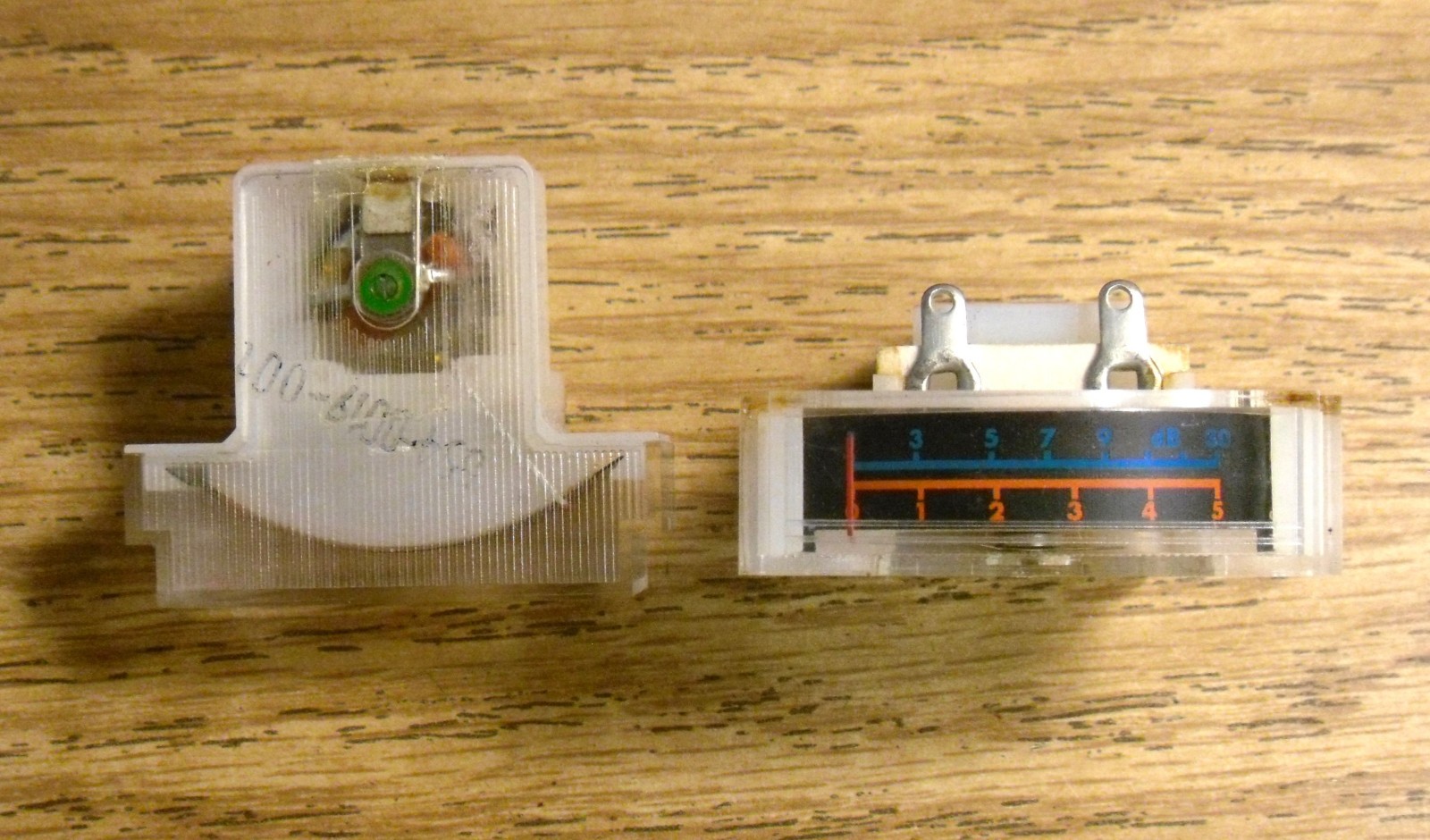 Signal Output Lighted Edge Analog Panel Meter - Two Scales  Magnavox 5540019‑001