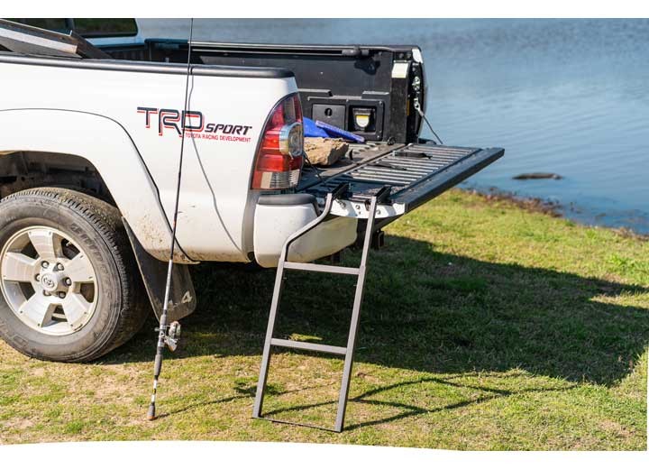 Traxion 5-100 Tailgate Ladder
